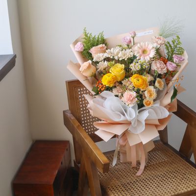 Large W Signature Bouquet