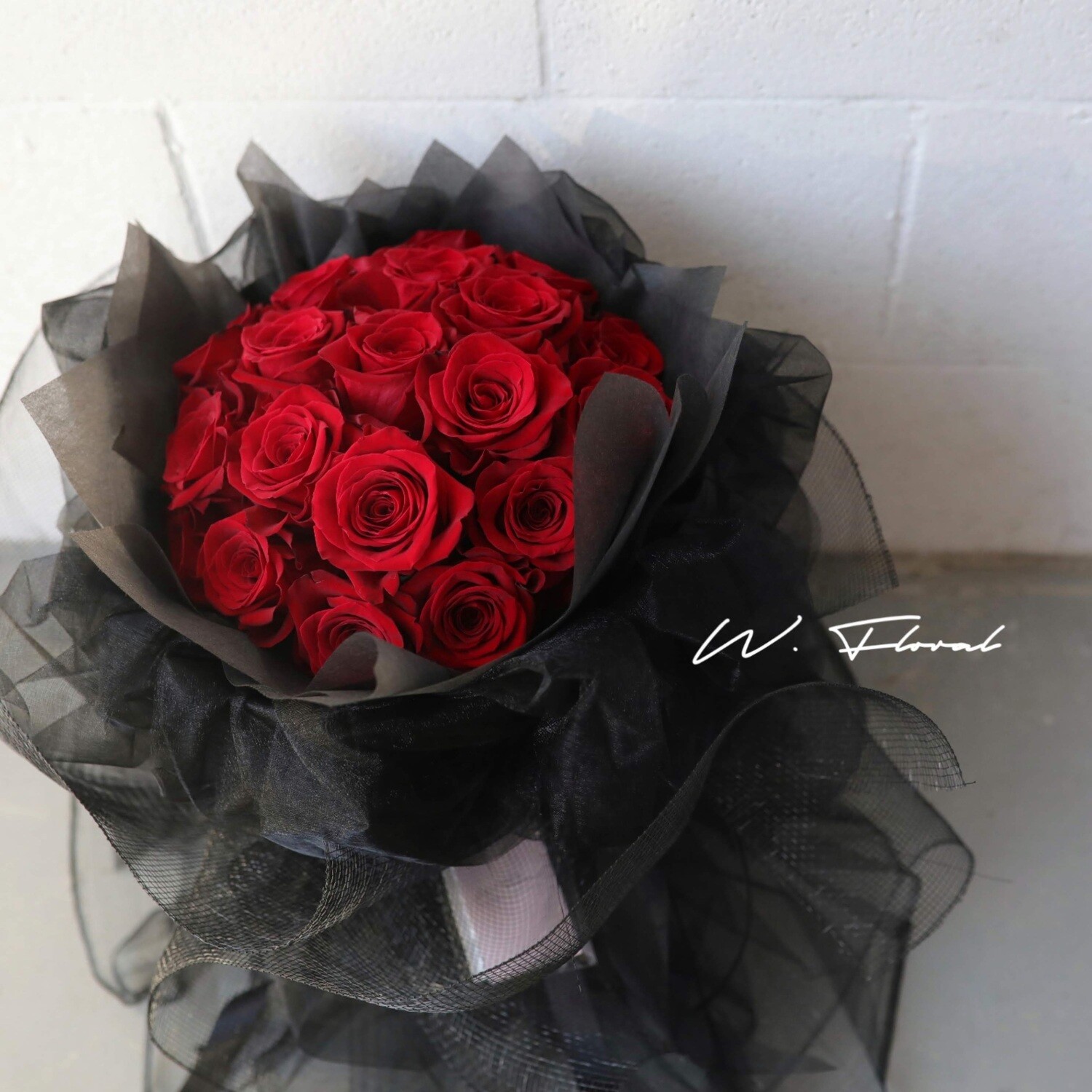 Black Chiffon Red Roses, Number of Roses: 19