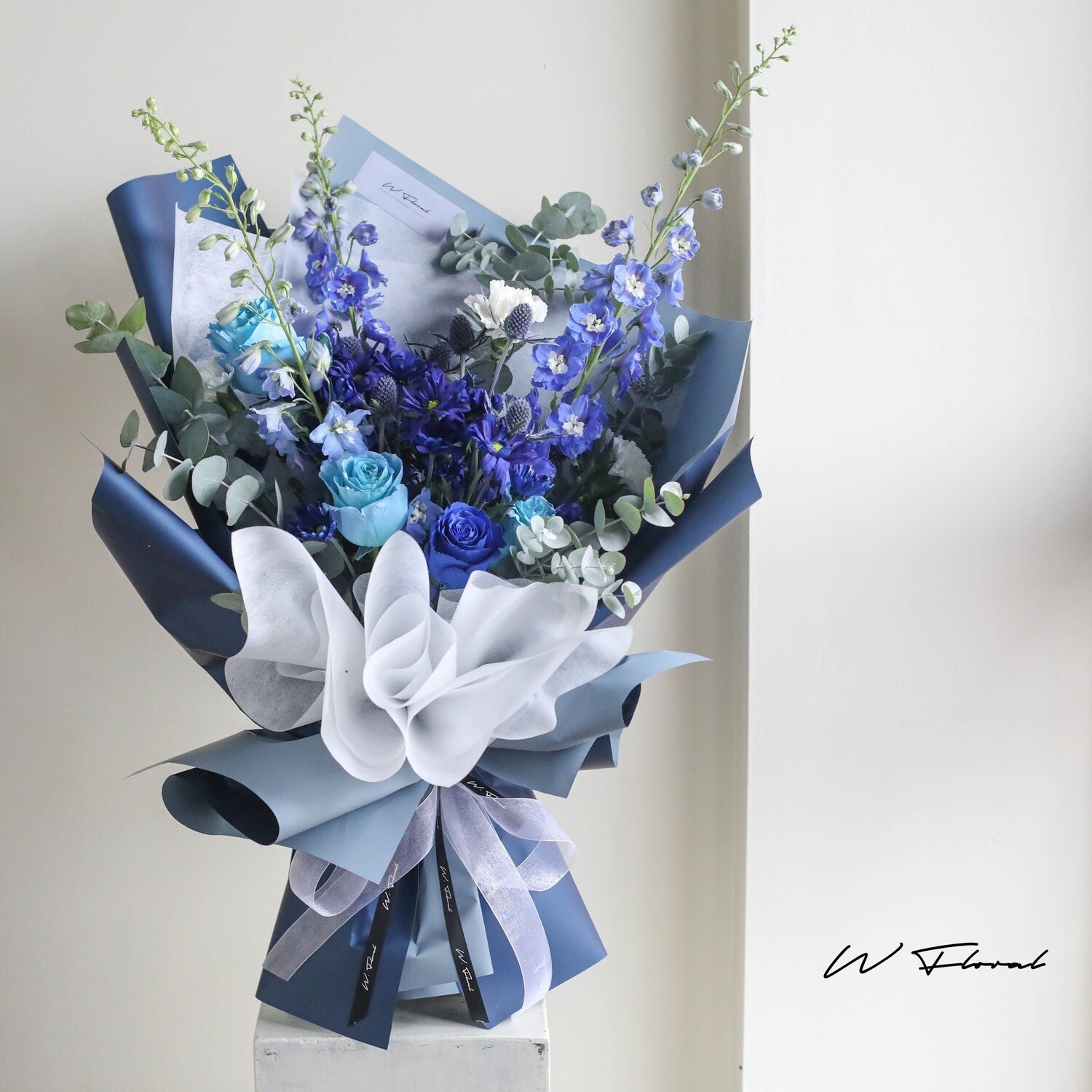 Medium Signature Mixed Bouquet Toronto | W Floral