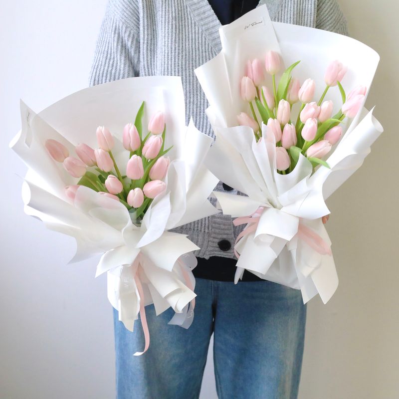 Tulip bouquet for Toronto same day flower delivery