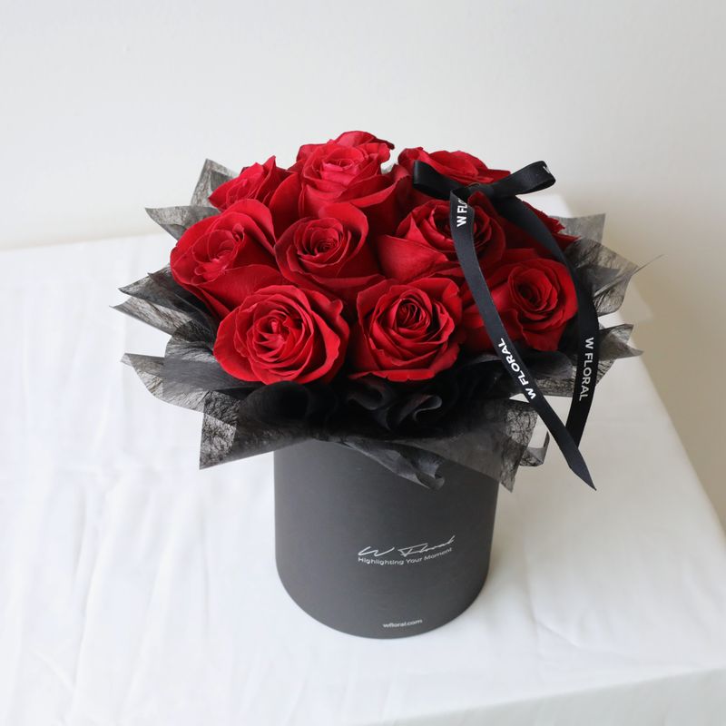 Red rose flower box in black W Floral box for romantic flower delivery in Toronto