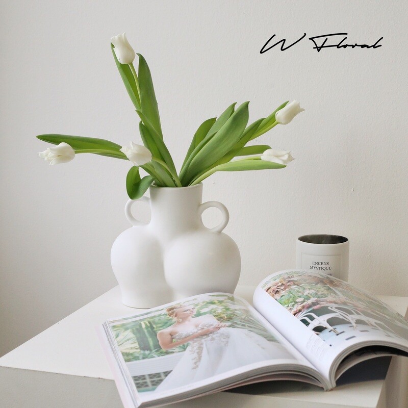 Playful body-shaped vase for fresh flowers and home décor