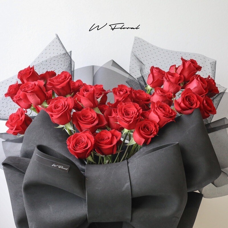 Luxury red rose bucket for anniversary and proposal gift