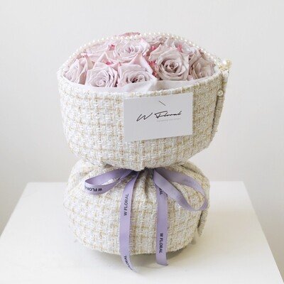 Romantic purple rose bouquet for birthday and anniversary gift