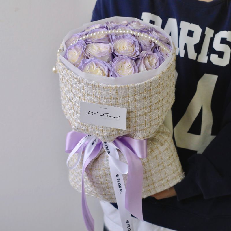 Tweed &amp; Pearl Icy Lavender Rose Round Bouquet