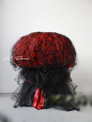Grand 999 red rose arrangement for proposal and anniversary celebrations