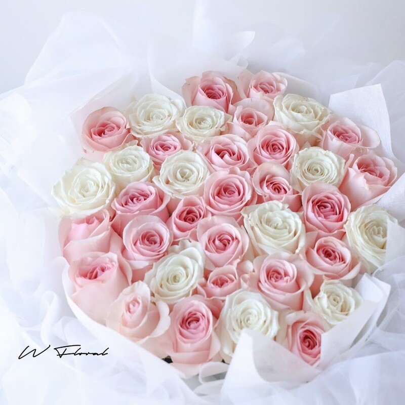 Chiffon mixed rose bouquet with florist-curated rose colours