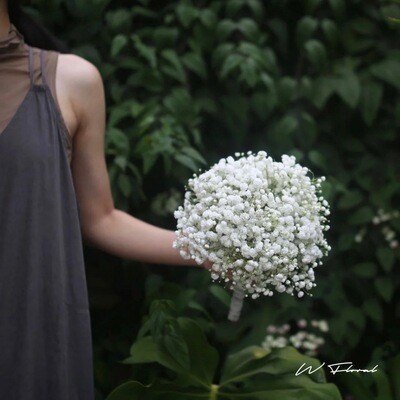 White gypsophila wedding bouquet for bridesmaids