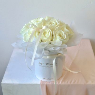 White Rose Hug