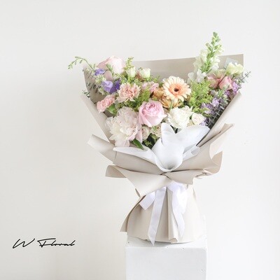 Hand-tied bouquet workshop at W Floral Studio Richmond Hill