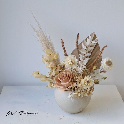 Dried flower arrangement workshop at W Floral Studio Richmond Hill