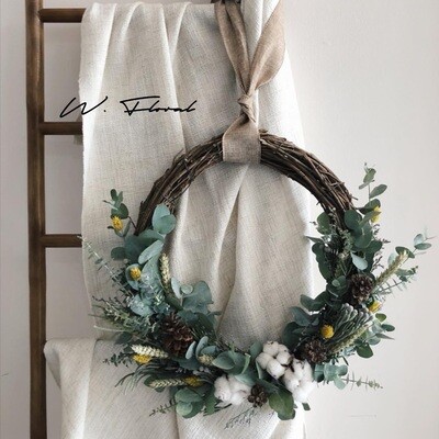 Dried flower wreath workshop at W Floral Studio Richmond Hill