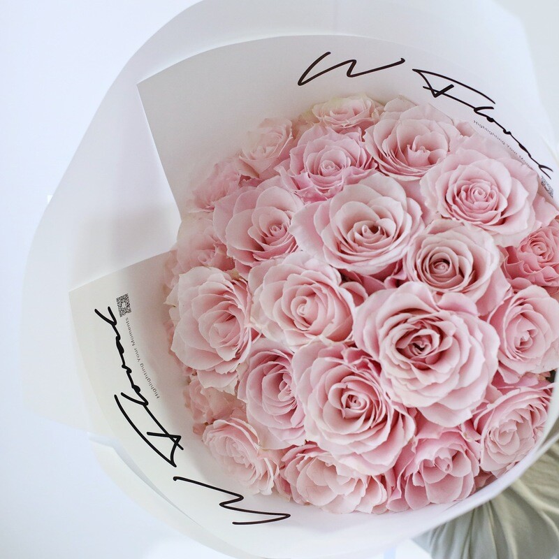 Pink rose bouquet with 24 or 36 roses for Toronto flower delivery