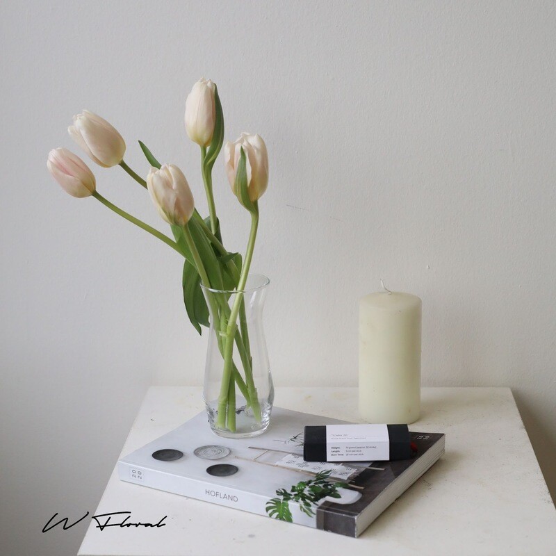 Simple decorative vase for fresh flower arrangements