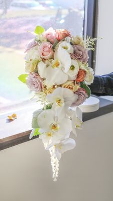 Cascading bridal bouquet for Toronto wedding ceremony