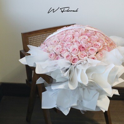 Luxury pink rose bouquet in classic round style for Toronto flower delivery
