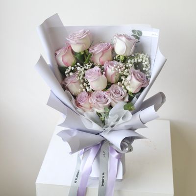 Romantic lavender rose bouquet for anniversary and birthday gift