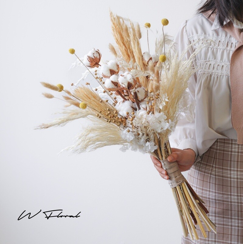 Neutral dried bridal bouquet for boho wedding Toronto