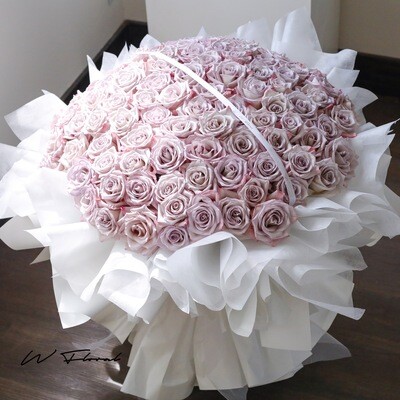 Full lavender rose round bouquet arranged in W Floral’s classic style