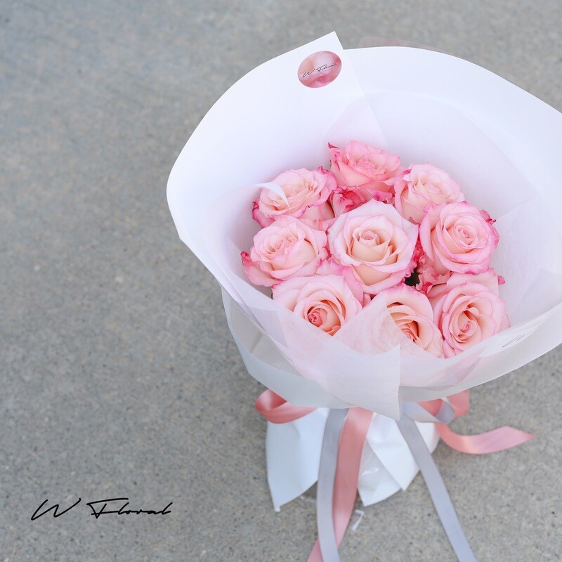9/15 Rhoslyn Rose Round Bouquet