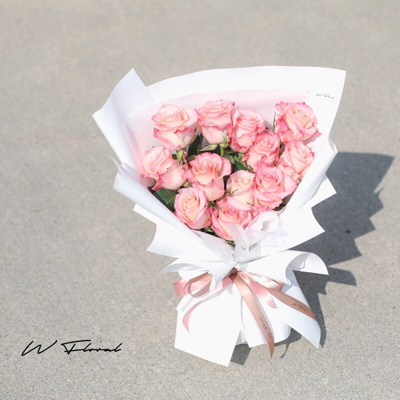 12 Rhoslyn rose bouquet by W Floral Studio Toronto