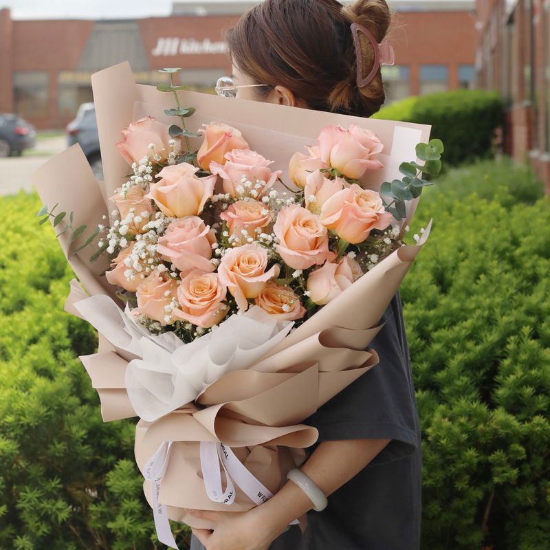 19 Salmon Rose Bouquet
