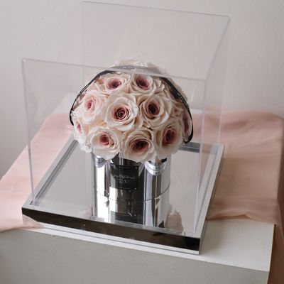 Mushroom-shaped preserved rose arrangement in Menta Plum tones