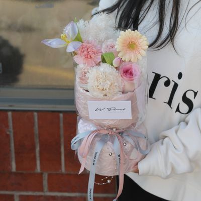 Small pink flower bouquet for birthday and thank you gift