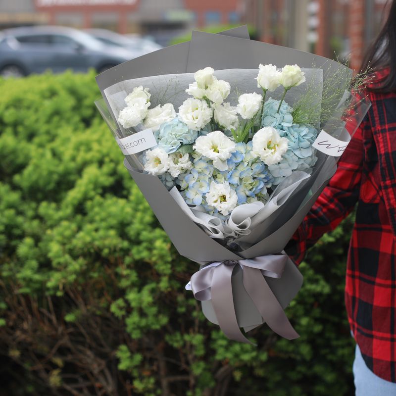 Morning Daydream hydrangea bouquet for Toronto flower delivery