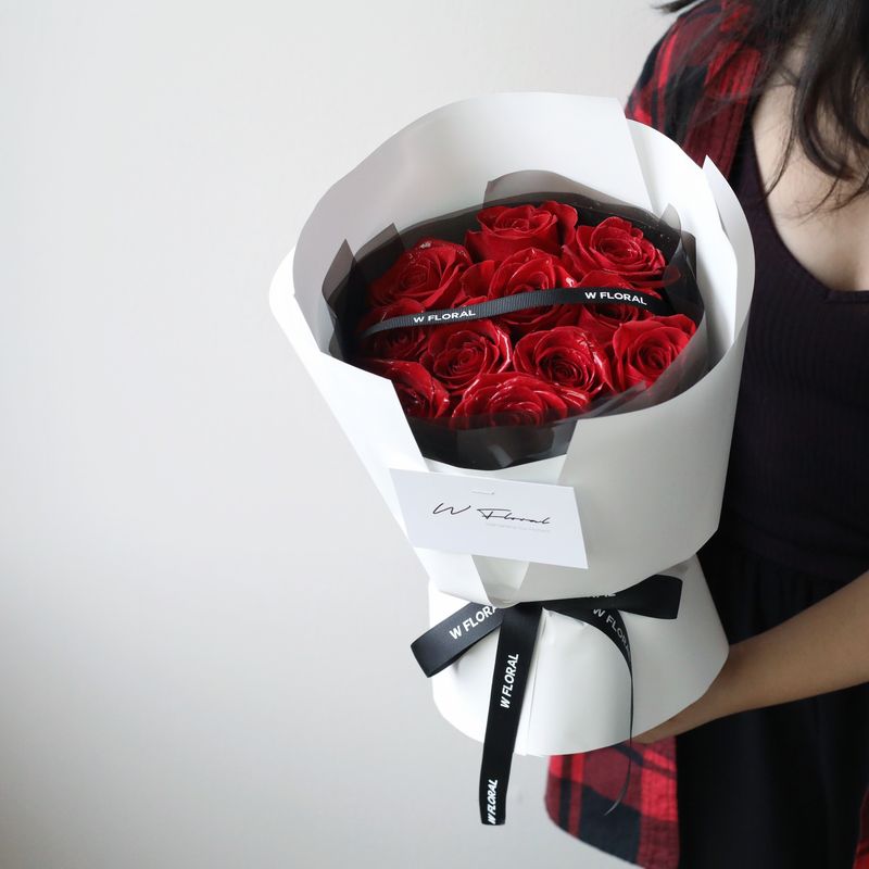 Timeless romantic red rose bouquet for anniversary and special occasions