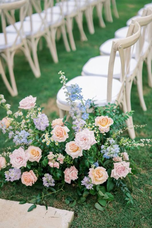 2 feet long wedding floor arrangement with fresh seasonal flowers by W Floral Toronto