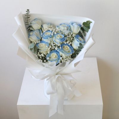 11 Icy Blue Rose Bouquet