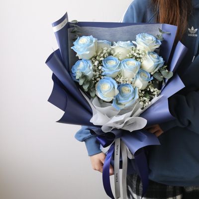 11 Icy Blue Rose Bouquet
