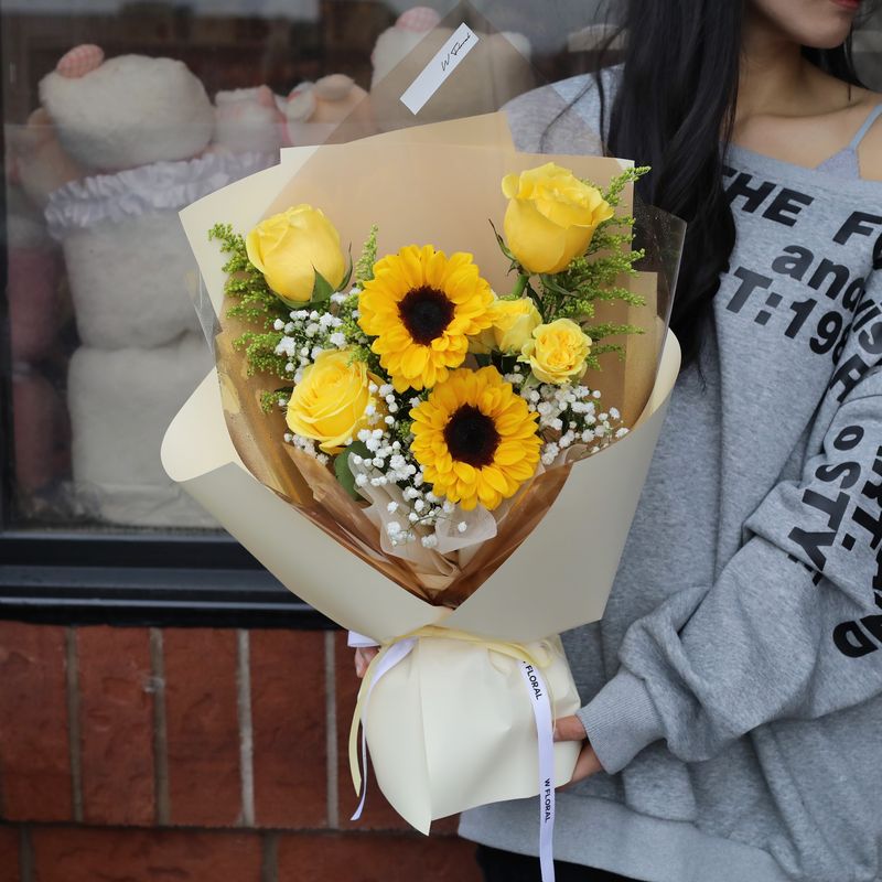 Hello Sunshine sunflower bouquet for birthday and graduation gift