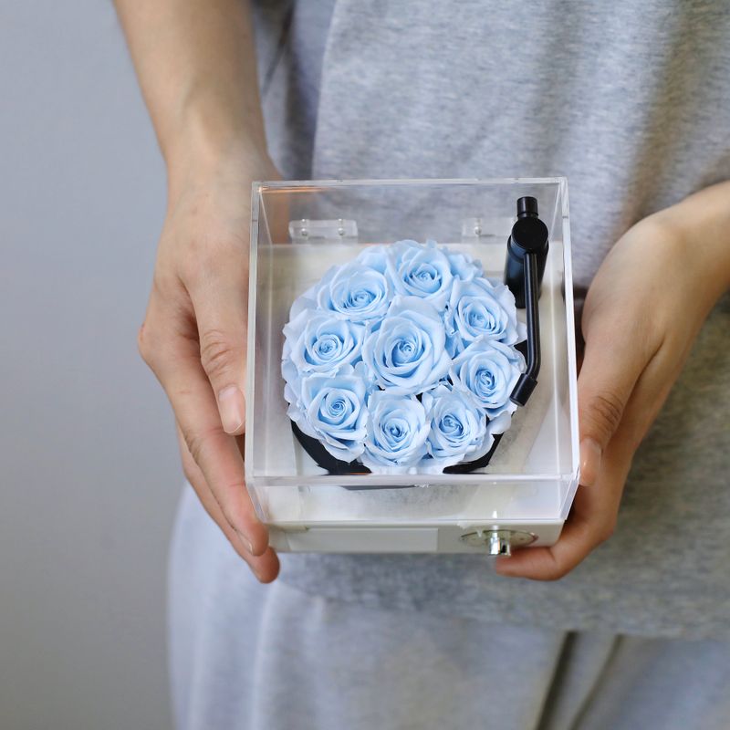 Preserved flower Bluetooth speaker gift in soft blue tones