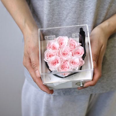 Mini Melody Bloom Bluetooth Speaker with pink and white preserved flowers