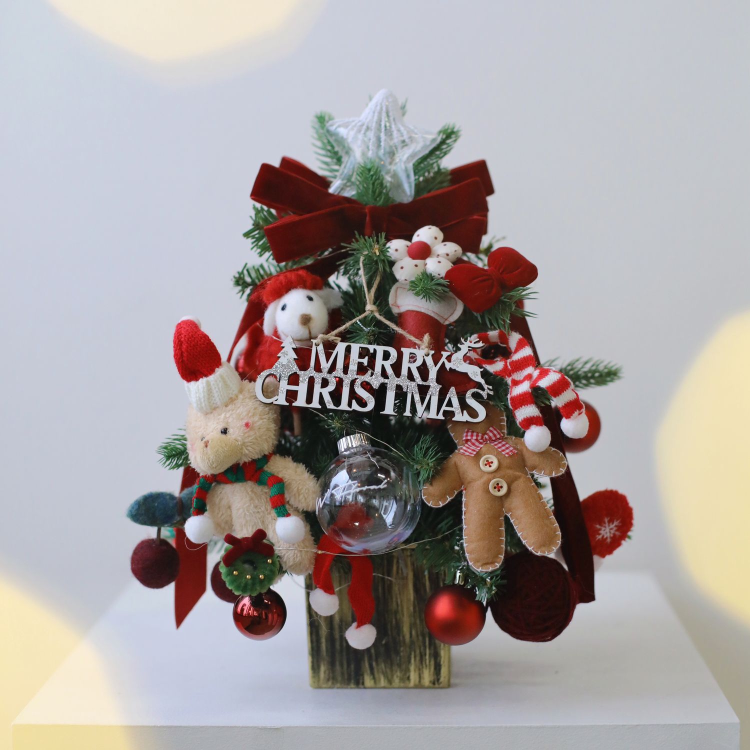 15 Inch Classic Red Cozy Noël Tabletop Christmas Tree