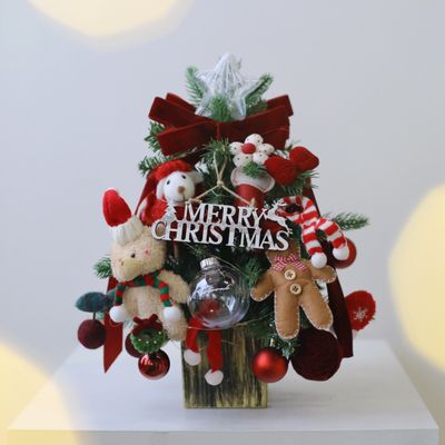 15 Inch Classic Red Cozy Noël Tabletop Christmas Tree