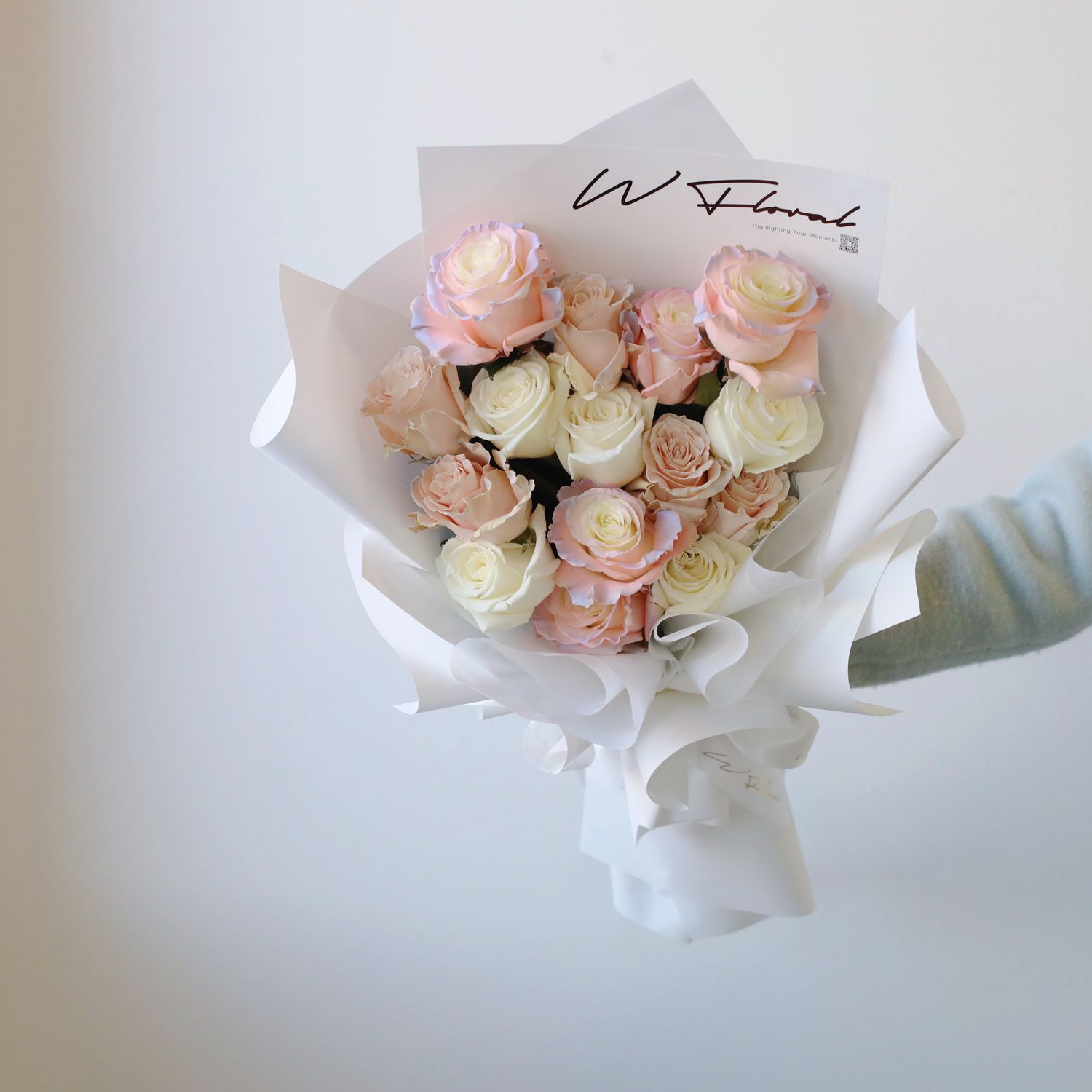 W Signature Rose Bouquet - Pearl Pink - Valentine's Day 2026