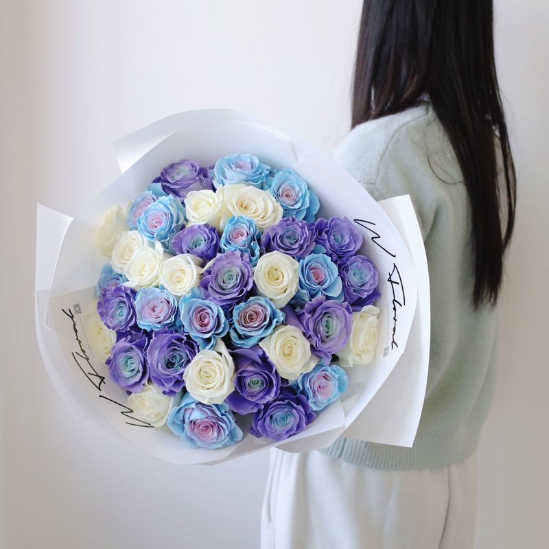 Signature Round Rose Bouquet - Lavender Moonlight - Valentine's Day 2026