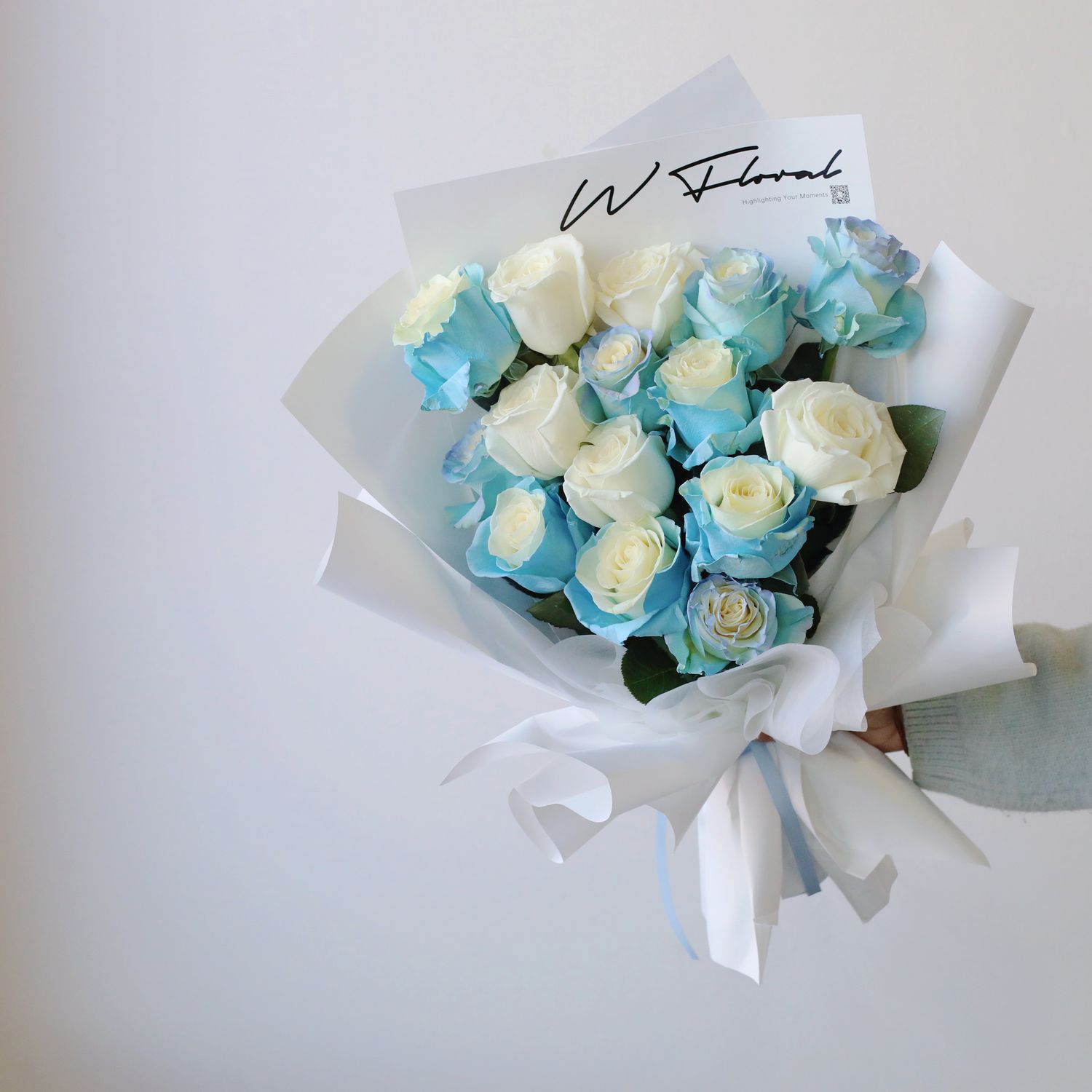 W Signature Rose Bouquet - Bluelight Kiss - Valentine's Day 2026