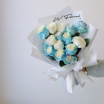W Signature Rose Bouquet - Bluelight Kiss - Valentine's Day 2026