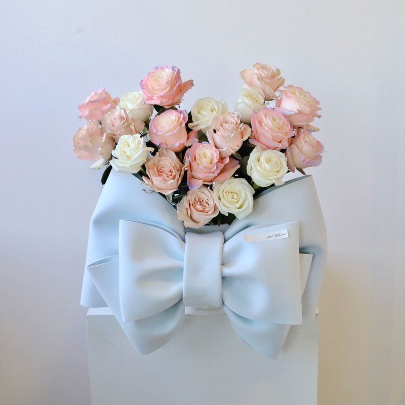 Rosette Bow Rose Hug - Pearl Pink - Valentine's Day 2026