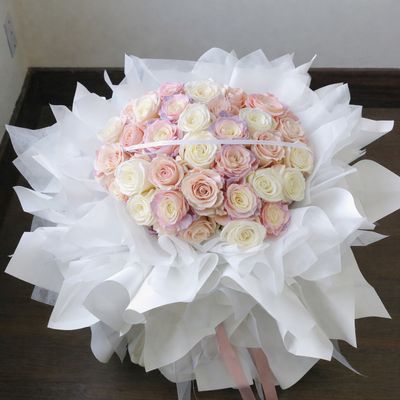 Classic Round Bouquet - Pearl Pink - Valentine's Day 2026