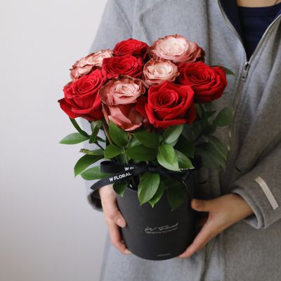 Round Rose Hug - Velvet Chocolate - Valentine's Day 2026