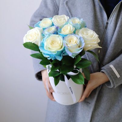 Round Rose Hug - Bluelight Kiss - Valentine's Day 2026