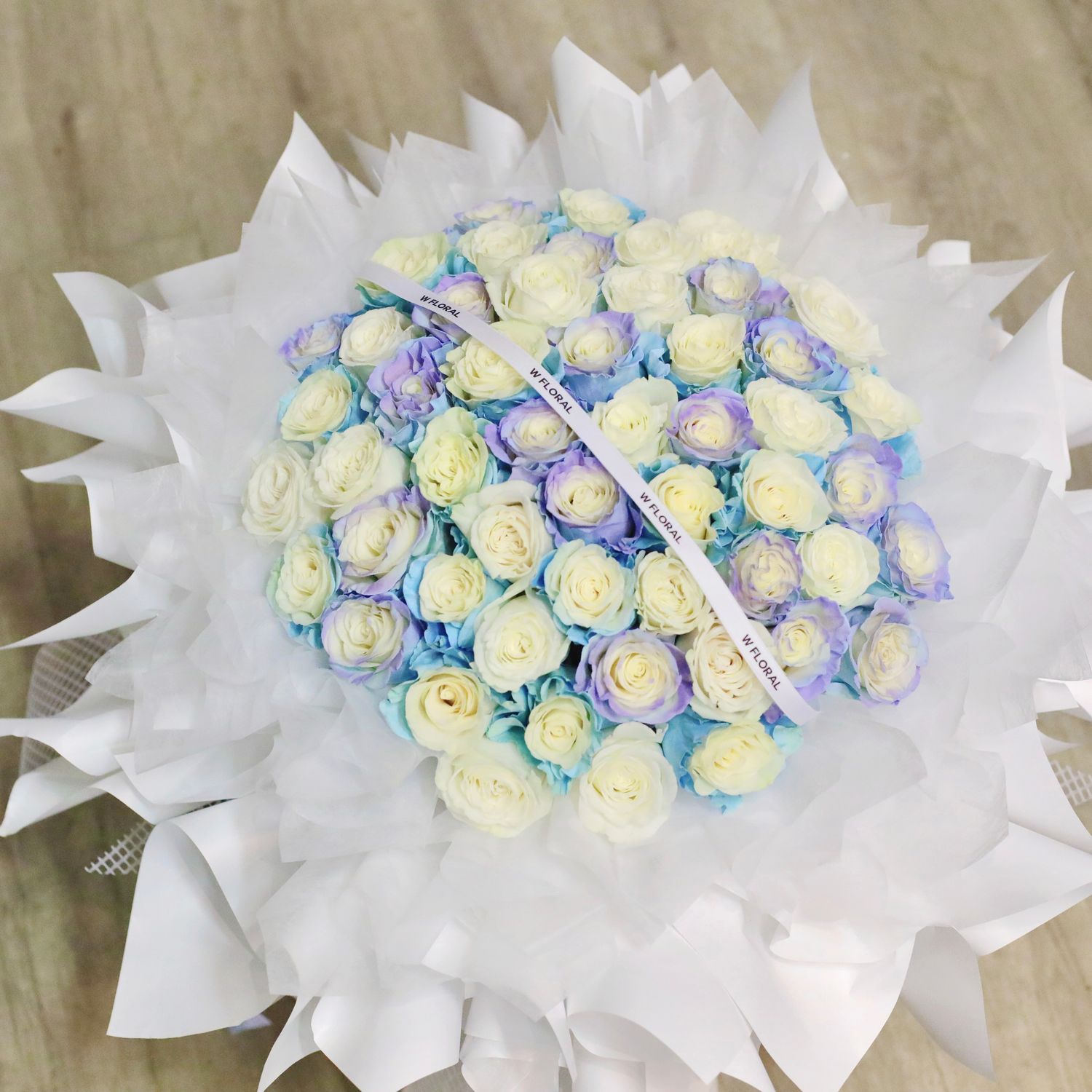 Classic Round Bouquet - Bluelight Kiss