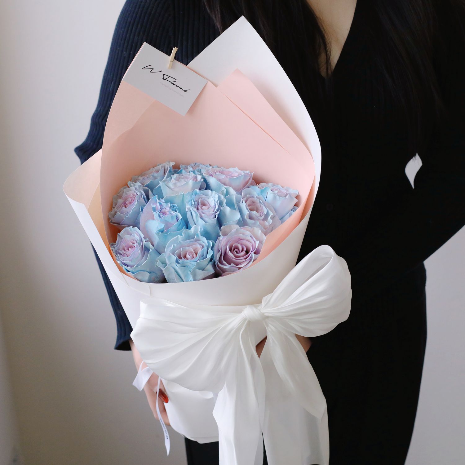 Silky Canele Round Bouquet - Blue Sand