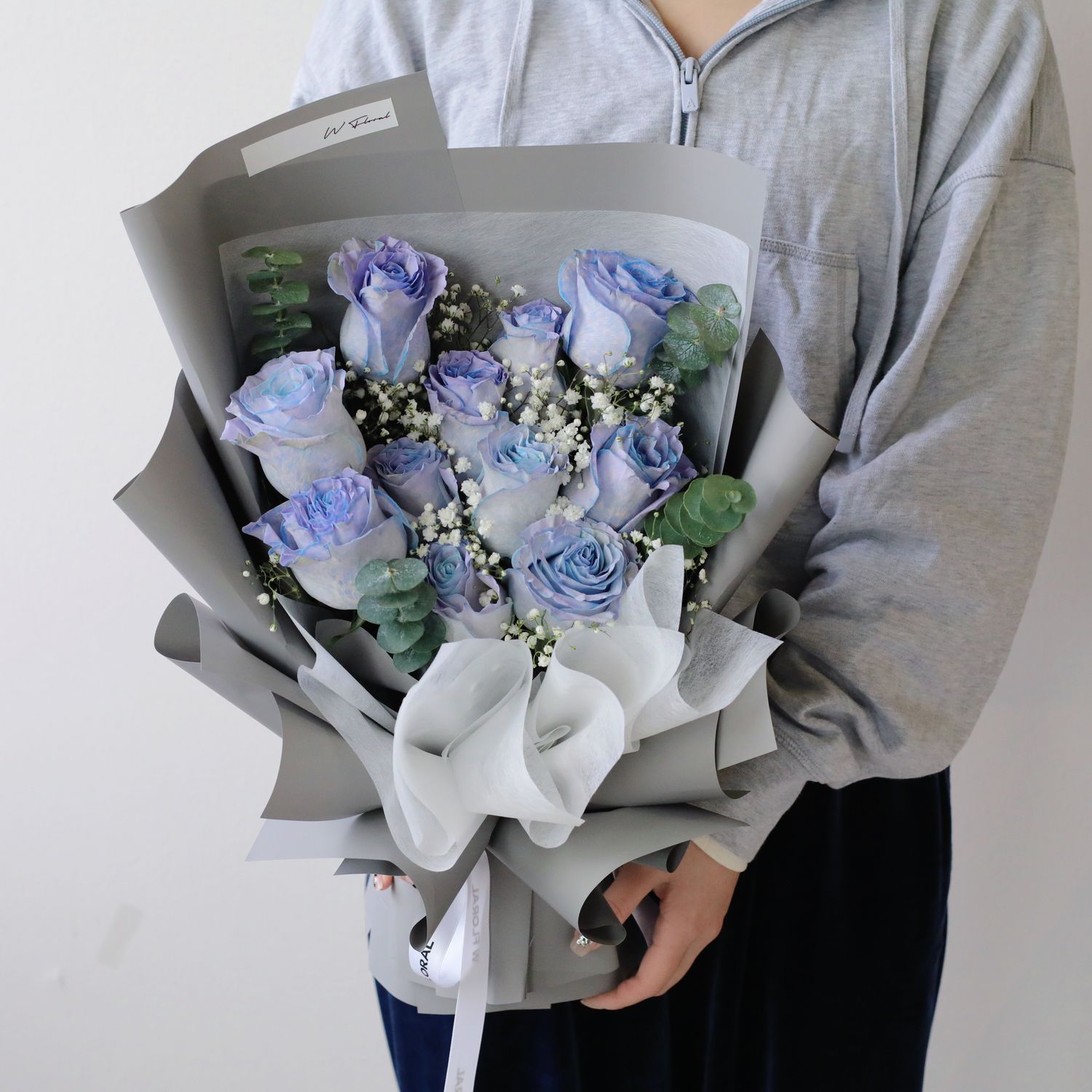 11 Blue Lavender Rose Bouquet