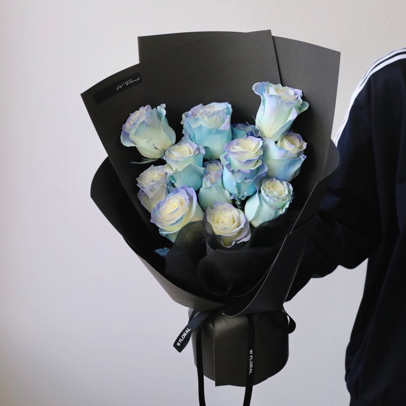 12 StellaLou Rose Bouquet